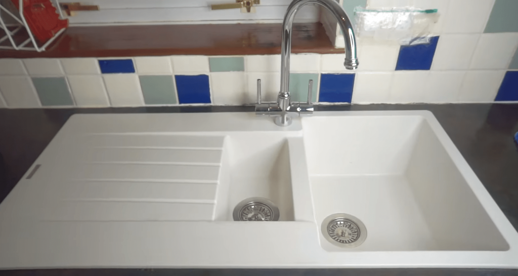 How to remove stains from quartz sink