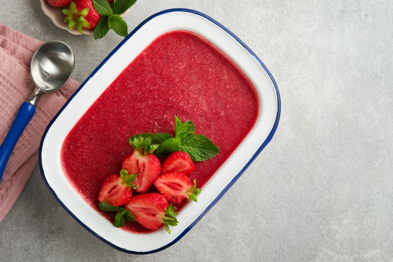 Create a Stunning Strawberry Puree Recipe with This Easy Guide