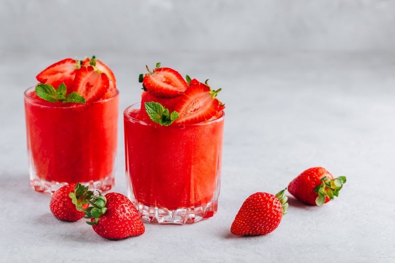 Create a Stunning Strawberry Puree Recipe with This Easy Guide